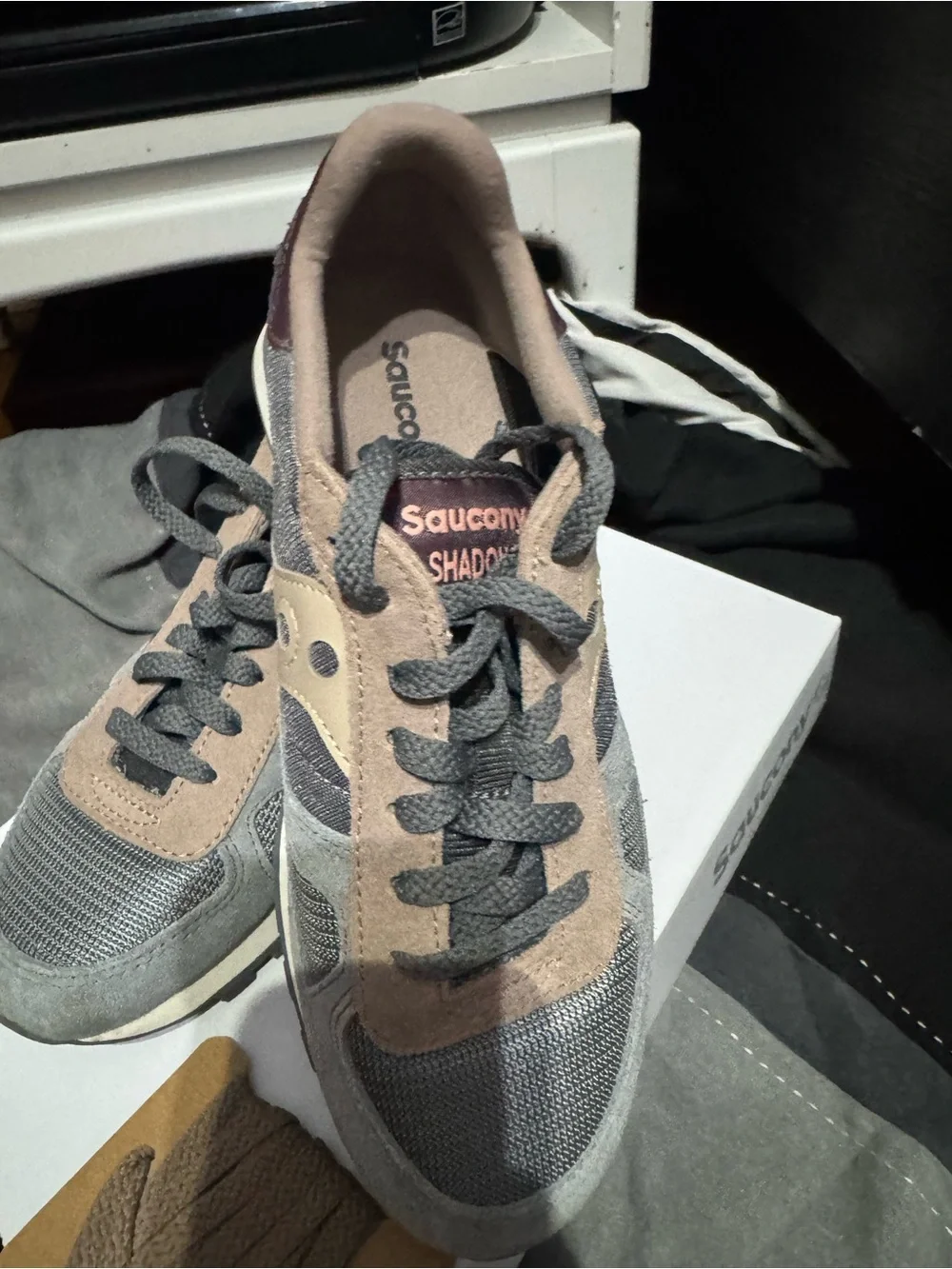 Saucony womens Low-Top Sneakers in Gray, Tan and Burgundy